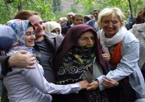 Leyla ninesiyle konuşabilecek